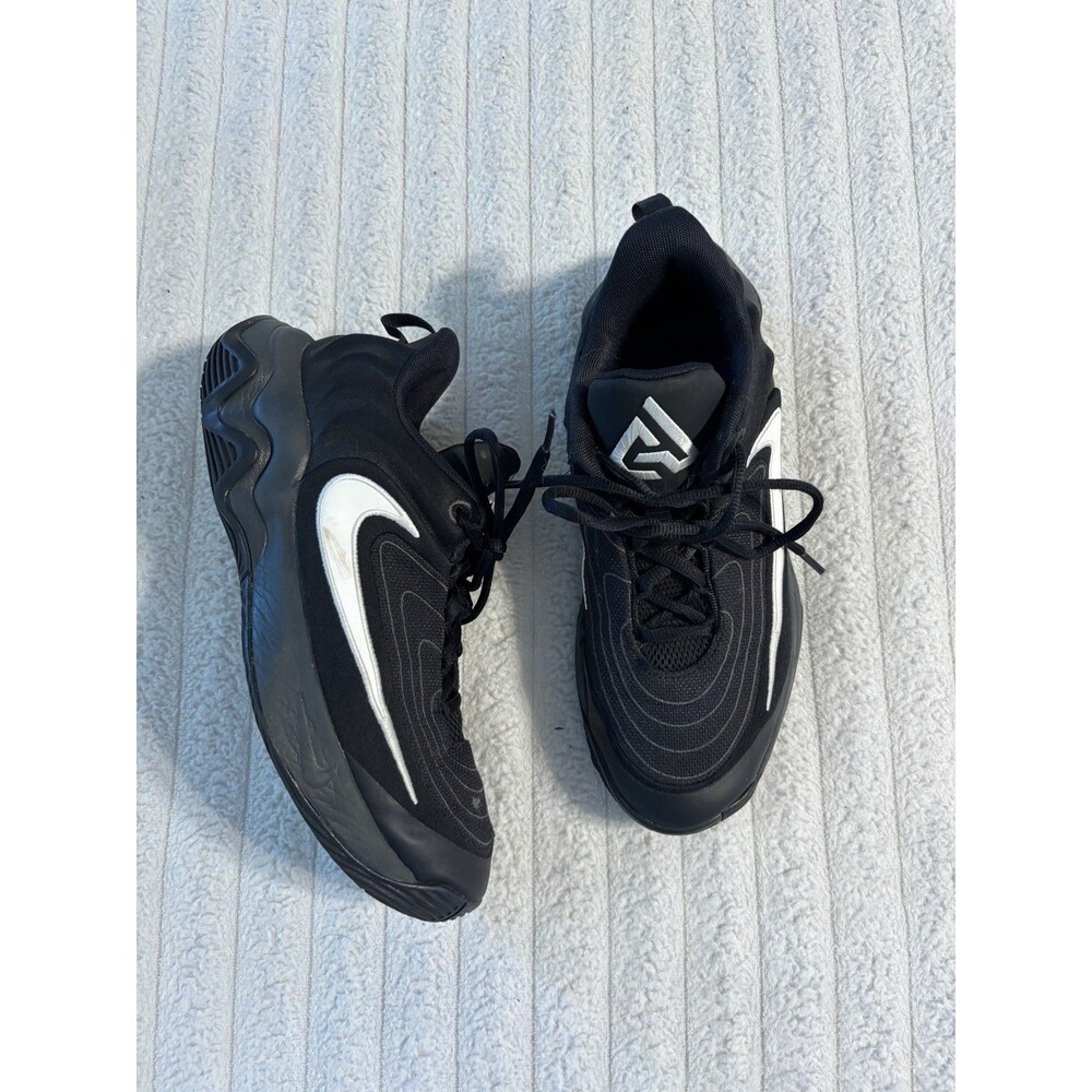 NIKE Giannis immortality 4 Basketball Shoes Youth 7 Black White Swoosh EUC